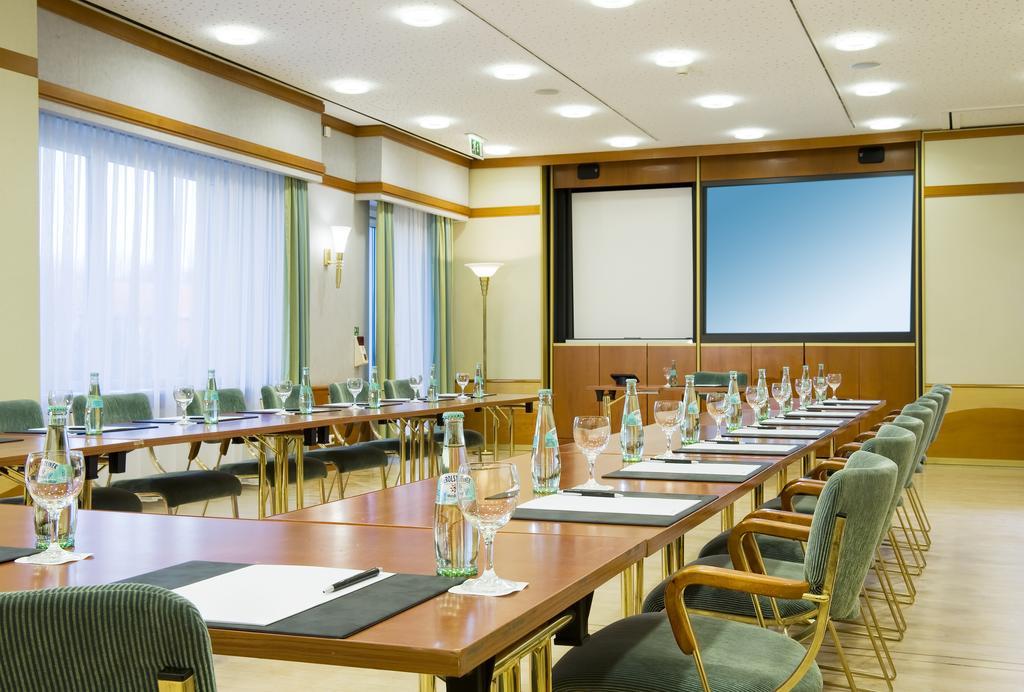 Wyndham Stralsund Hansedom Negocio foto